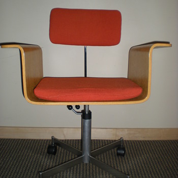 Vintage Bent Plywood Kevi Chair