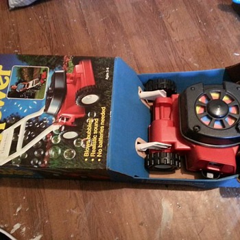 1985 RARE FISHER-PRICE BUBBLE MOWER VINTAGE SEAL AND MINT - Toys