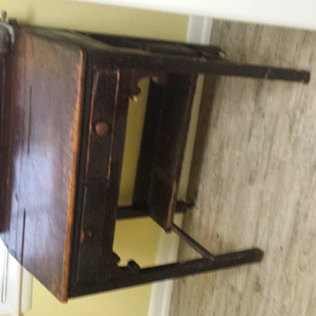 Early 1900s desk? - Furniture