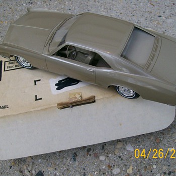 1966 Buick Riviera Promo Car in Original Shipping Box by AMT - Model Cars