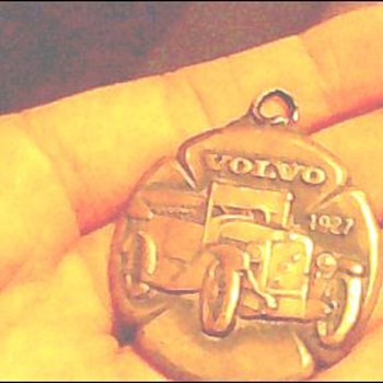 1927 volvo car medal