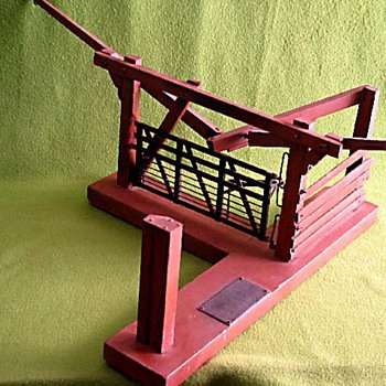 AUTOMATIC FARM GATE SALESMAN DEMONSTRATOR - Advertising