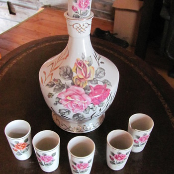 Musical liquor decanter - Bottles
