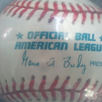 Derek Jeter Autographed Baseball 1998 - Baseball