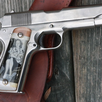 WWII Handgun and Holster (Colt M1911A1)