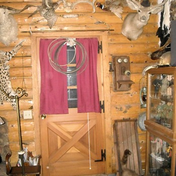 Home Tour the East Wall Living Room - Animals