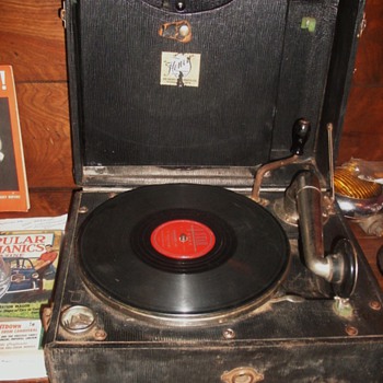 Portable Henry Phonograph 