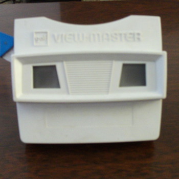 Viewmaster and 27 reels - Cameras