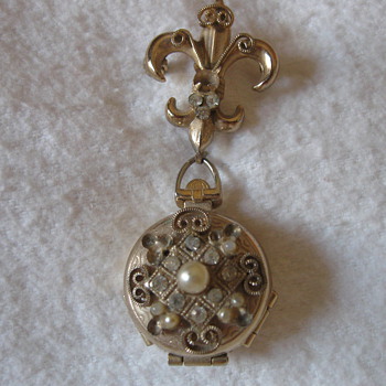 Antique Pin - locket - Fine Jewelry