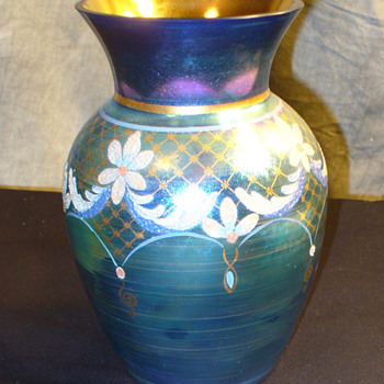 Fenton Favrene Connisseur Vase. Aurene Favrile mix.