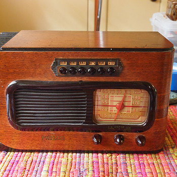 1941 Sled Philco Radio, Model 41-226, Attrib Walter Dorwin Teague - Art Deco