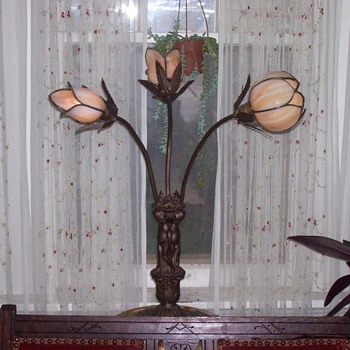 Early redesigned lamp. - Lamps