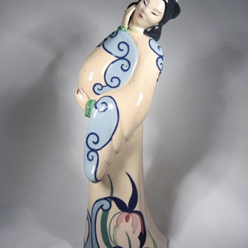 Japanese Lady cermaic statue made in California - Art Pottery