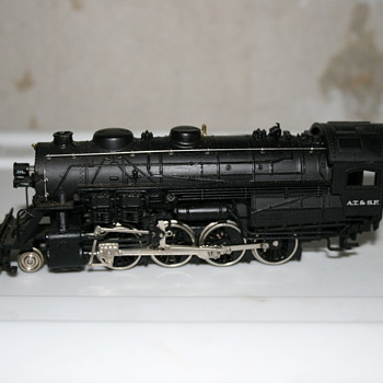 HO Scale Train Engine