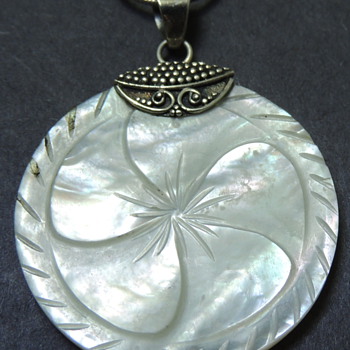 Women's Necklace - Sterling Silver with a MOP Pendent