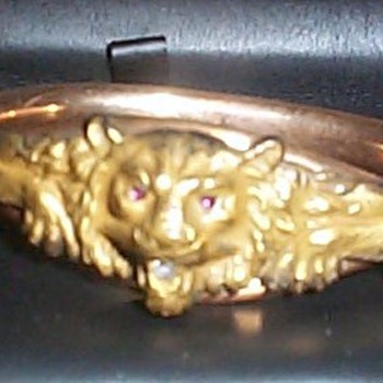 LION'S HEAD BRACELET. - Costume Jewelry