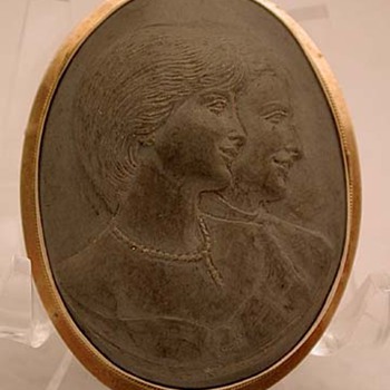Prototype of the lava wedding cameo of Princess Diana and Prince Charles - Fine Jewelry