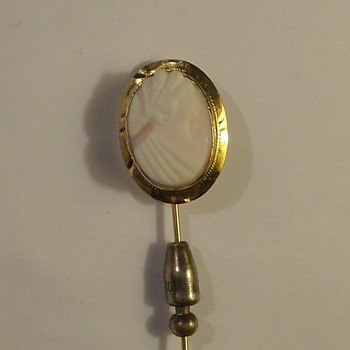 Very Old 10k Gold Cameo Pin (early 1900's)