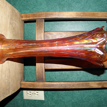 Any ideas on the maker of this piece? - Glassware