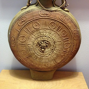 AMAZING pottery piece - Art Pottery