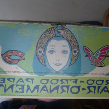 Know anything about....Colorforms had a sub-division called Colorfashion (1967) I can't find anything about these accessories! - Accessories