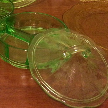 Green depression candy dish?...hocking?? - Glassware