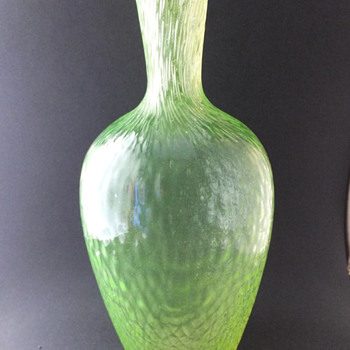 Kralik Uranium Martelé Vase - Art Glass