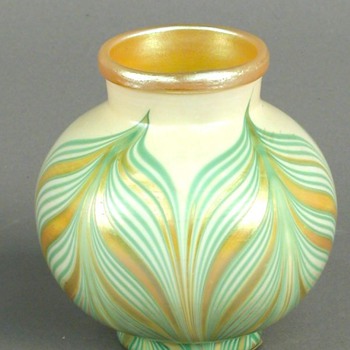 Kew Blas Vase c. 1900 - Art Glass