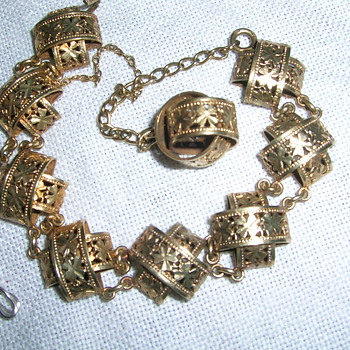 My 3 euro vintage linked bracelet with filigreen 4-cloves leafs. Help wantet! - Fine Jewelry