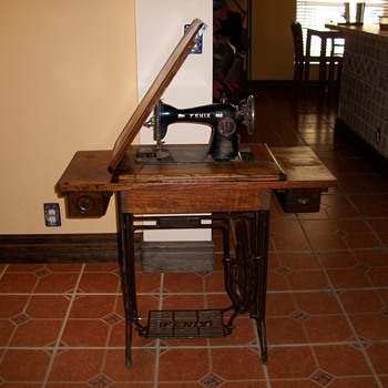 FENIX SEWING MACHINE