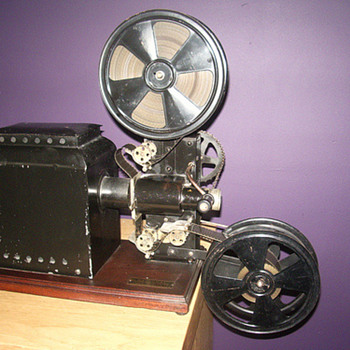 Cummings 35mm projector from around 1920 - Cameras