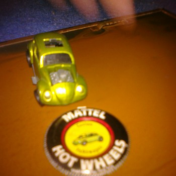 Hot Wheels Custom VW with button - Model Cars