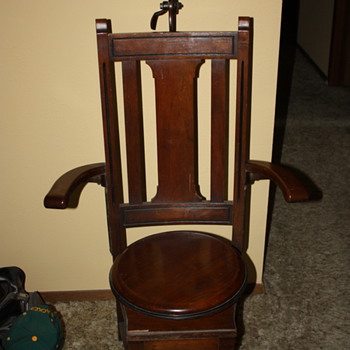 can some one tell me what I have?  - Furniture