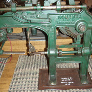 Bonanza apple peeler - Kitchen