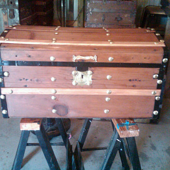 straight sided Jenny Lind - Furniture