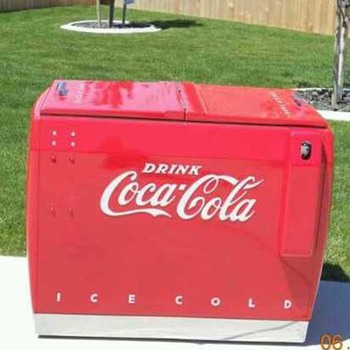 Coke Chest Cooler Post War ( Westinghouse WD-10)