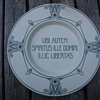 plte with latin saying by distel amsterdam