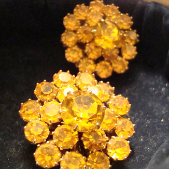 My new rockin pair of earrings! - Costume Jewelry