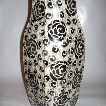 Art Deco European ? pottery unknown maker - Art Pottery
