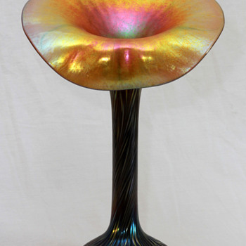 Lundberg Studios Jack-In-Pulpit (JIP) Vase - Art Glass
