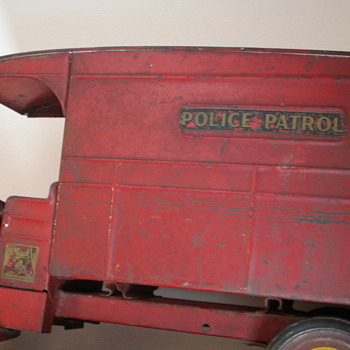 OLD TOY TRUCKS - Model Cars