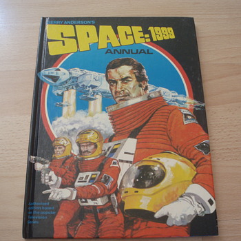 SPACE 1999 - Books