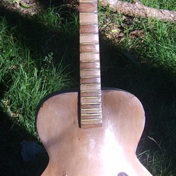 Unknown Silvertone. Help!!
