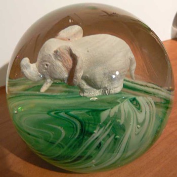 Jim Davis Elephant - Art Glass