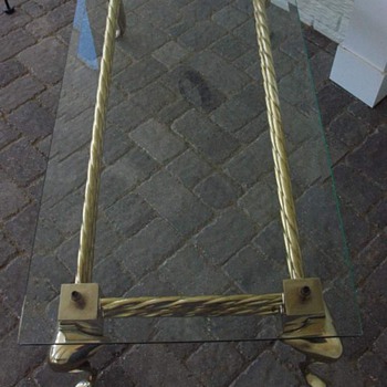 Can you help me identify this table????