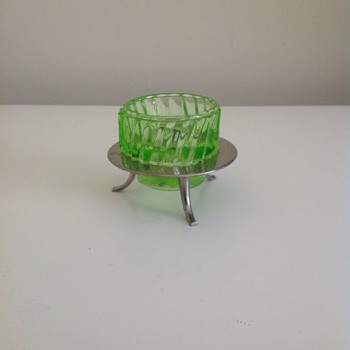 Depression glass salt dish - Glassware