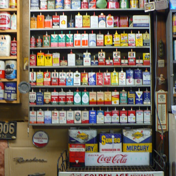my handy oil collection - Petroliana