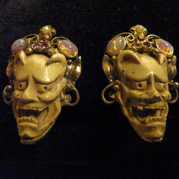 Selro Devil Faces Clip Earrings