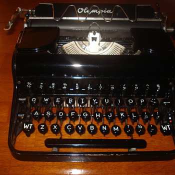 1935 Olympia Elite Portable typewriter (Dutch)