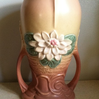 Hull WaterLily Vase